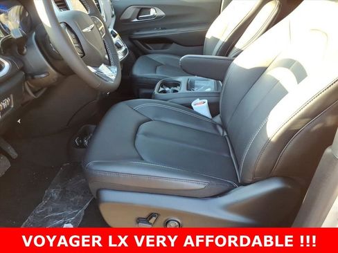 New 2026 Chrysler Voyager LX image 13