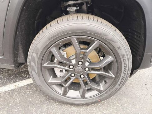 New 2025 Jeep Grand Cherokee L Limited image 19