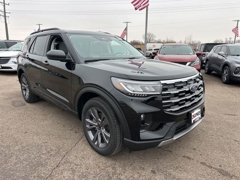 New 2026 Ford Explorer Active w/ Active Comfort Package image 2