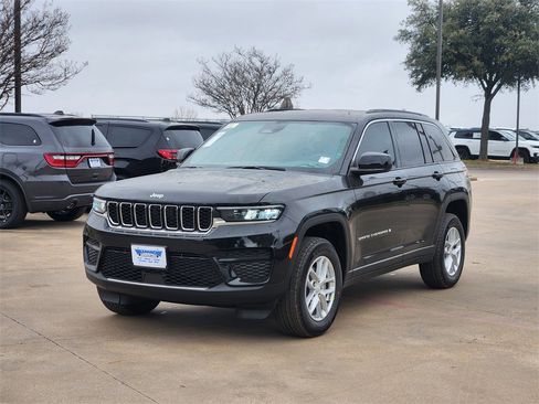 New 2025 Jeep Grand Cherokee Laredo w/ Luxury Tech Group I image 2