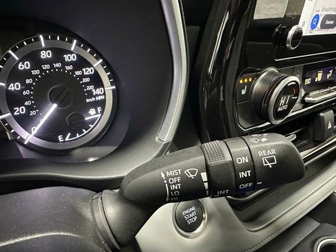 Used 2025 Toyota Highlander XLE image 23