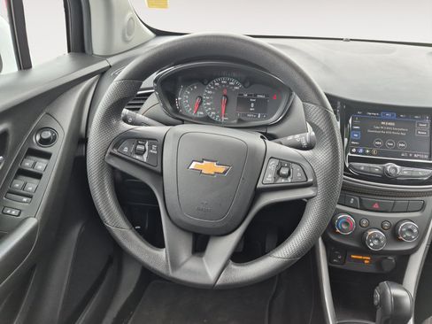 Used 2022 Chevrolet Trax LS w/ Tint and Cruise Package FWD image 13