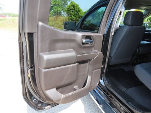 Used 2020 Chevrolet Silverado 1500 Custom w/ Custom Value Package AWD/4WD image 26