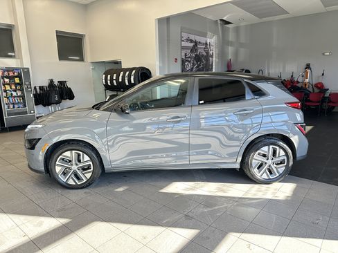 Used 2022 Hyundai Kona SEL image 3