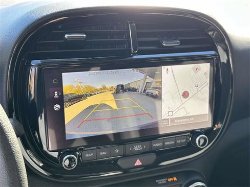 Certified 2023 Kia Soul S image 4