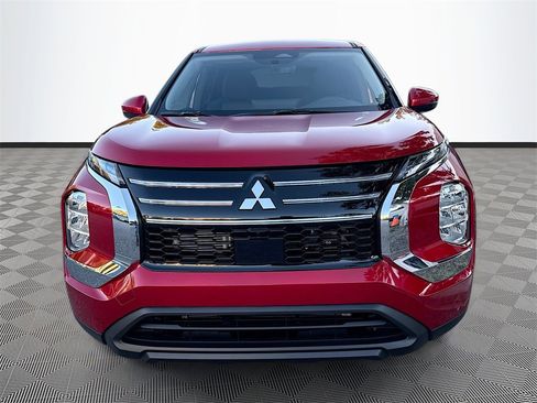 New 2026 Mitsubishi Outlander ES image 2