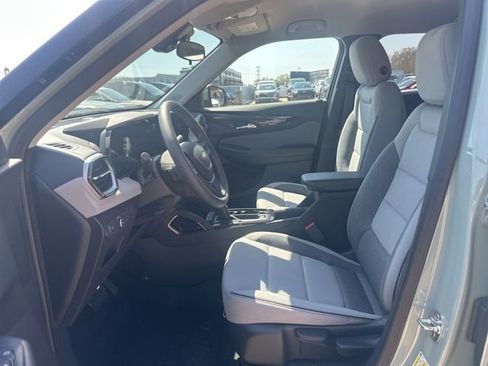 New 2026 Chevrolet TrailBlazer LT w/ Driver Confidence Package FWD image 10