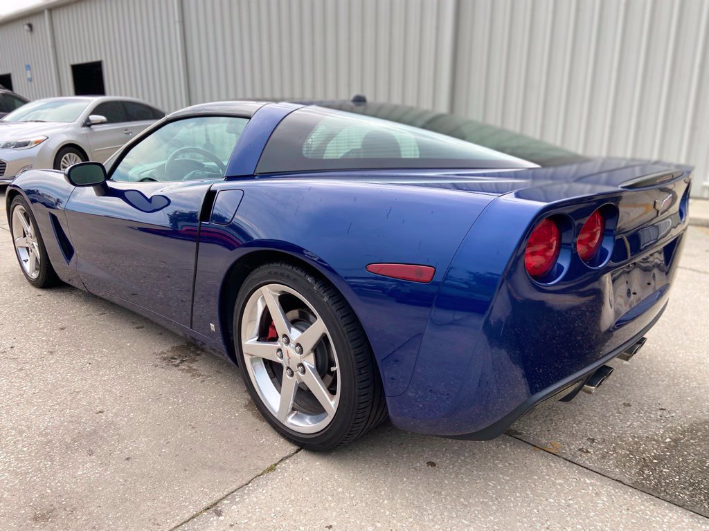 Used 2005 Chevrolet Corvette Coupe w/ Preferred Equipment Group RWD image 3