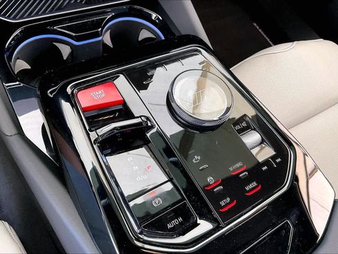 Used 2025 BMW M5 w/ Carbon Package image 31