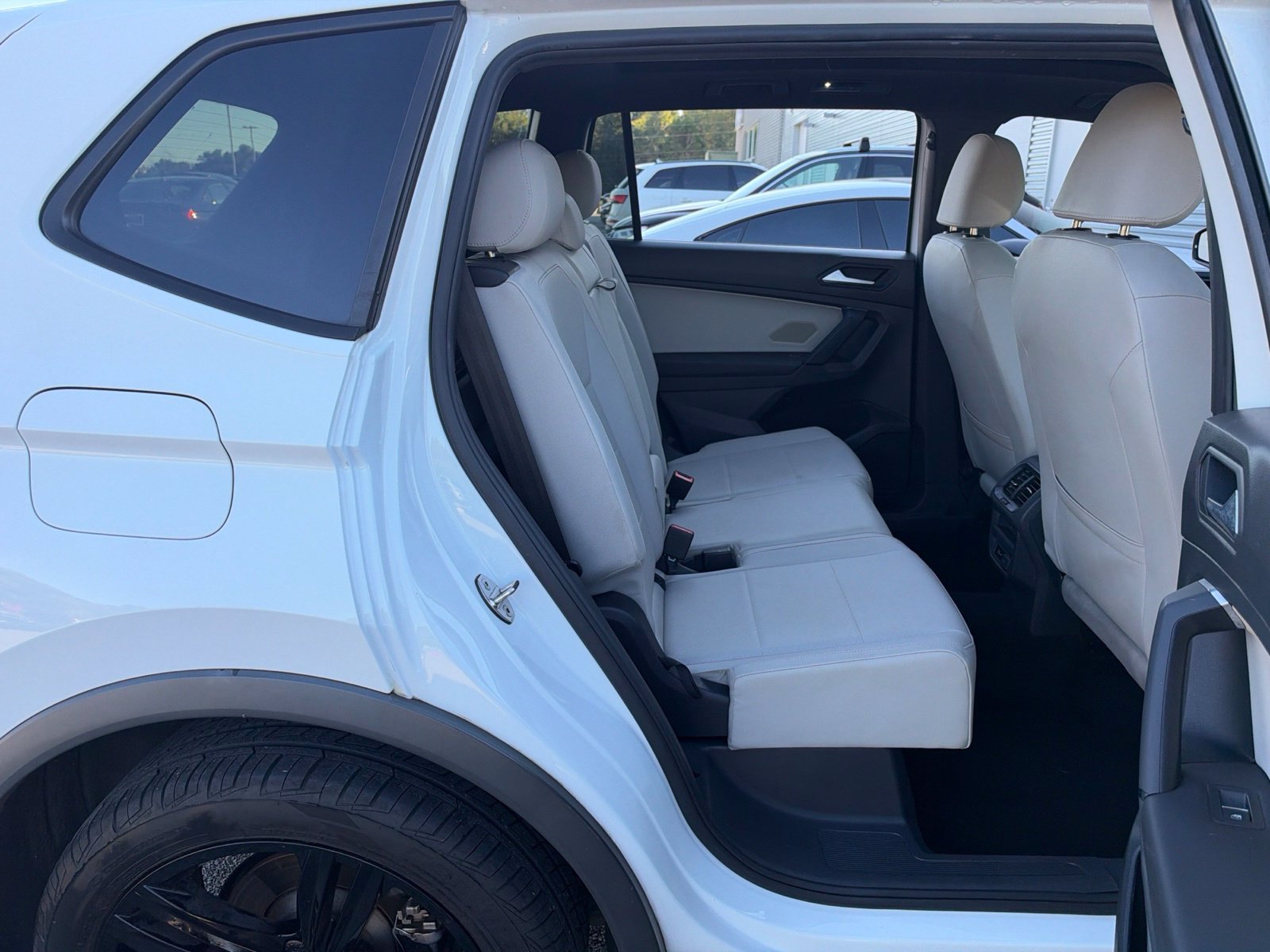 Used 2019 Volkswagen Tiguan SEL Premium R-Line FWD image 35