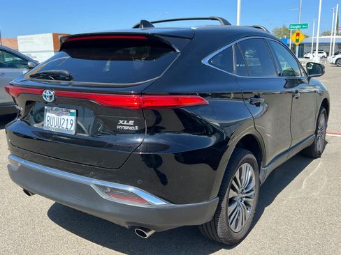 Used 2021 Toyota Venza XLE AWD/4WD image 4