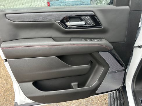New 2026 GMC Yukon AT4 Ultimate AWD/4WD image 30