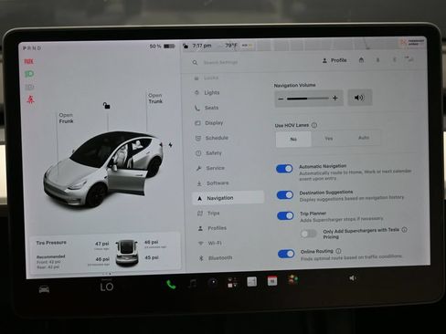 Used 2022 Tesla Model Y Long Range AWD/4WD image 32