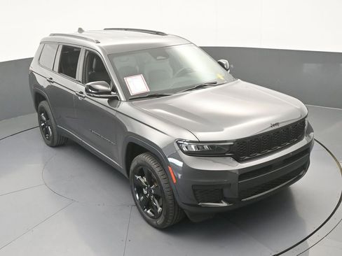 Used 2023 Jeep Grand Cherokee L Laredo image 53