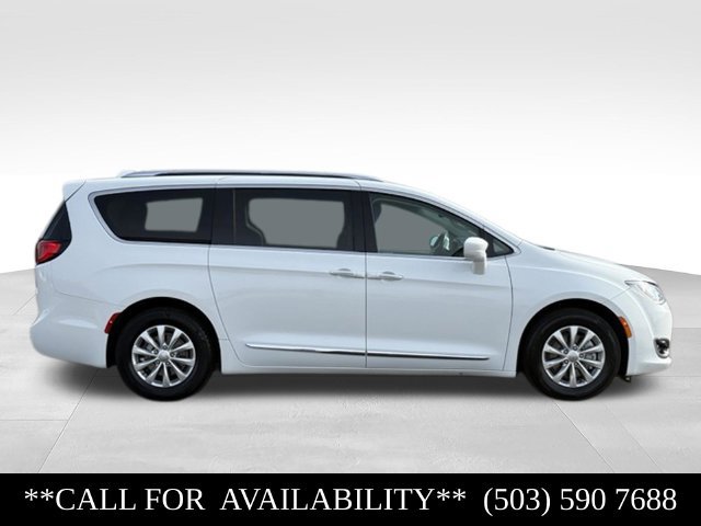 Used 2019 Chrysler Pacifica Touring-L FWD image 6
