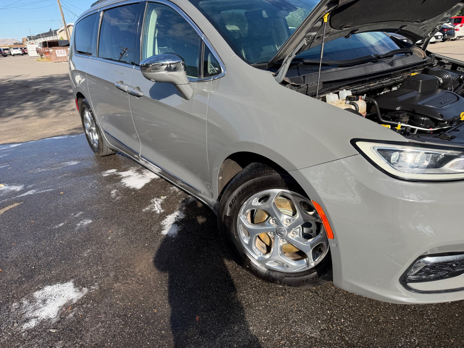 Used 2022 Chrysler Pacifica Limited FWD image 39