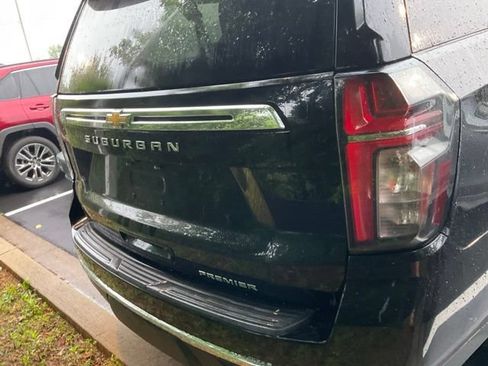Used 2024 Chevrolet Suburban Premier AWD/4WD image 8