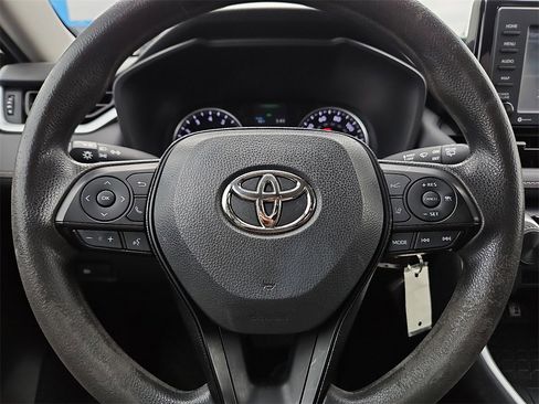 Used 2021 Toyota RAV4 LE image 30
