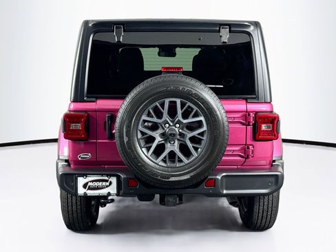 Used 2024 Jeep Wrangler Unlimited Sahara w/ Technology Group AWD/4WD image 10