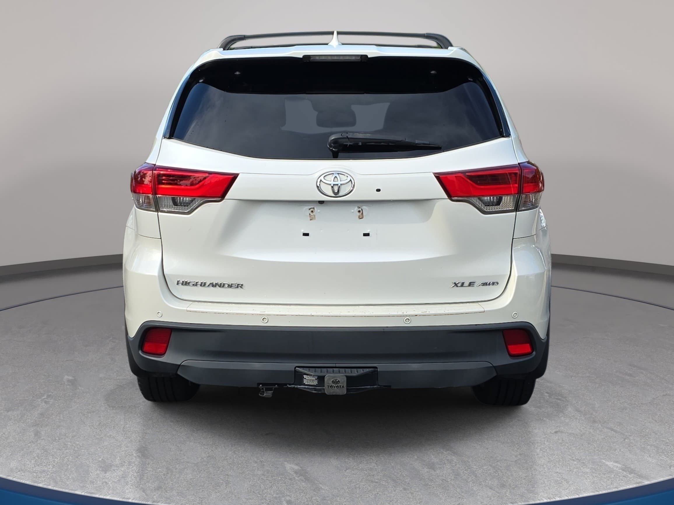 Used 2017 Toyota Highlander XLE AWD/4WD image 6