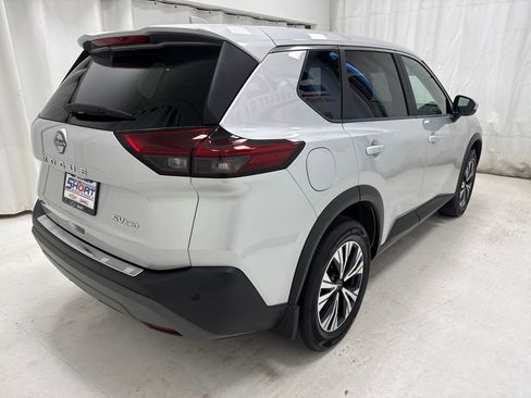 Used 2023 Nissan Rogue SV image 4