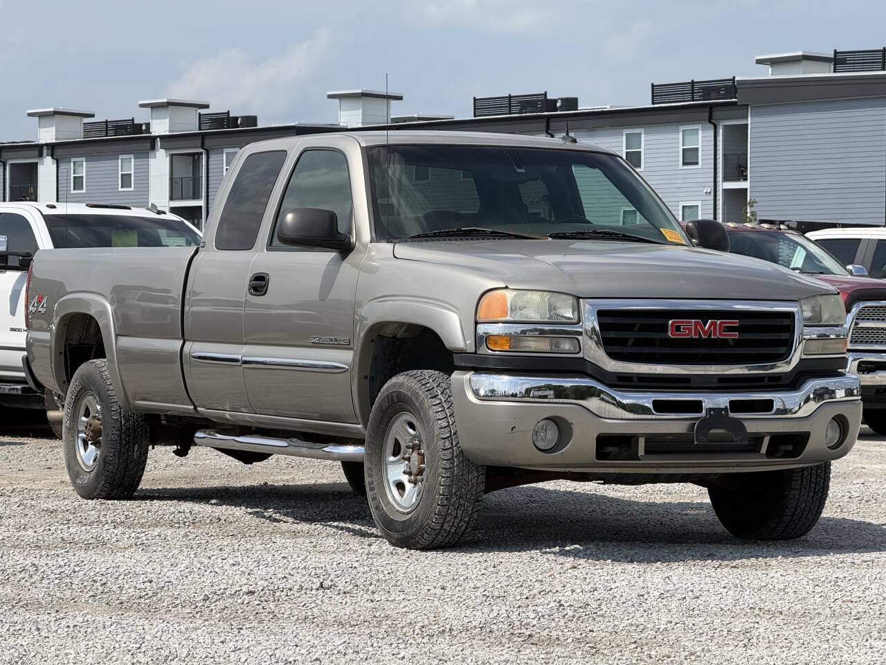 Used 2003 GMC Sierra 2500 SLT w/ SLT Preferred Equipment Group AWD/4WD image 7