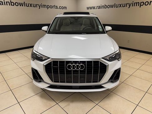 Used 2022 Audi Q3 2.0T Premium image 2