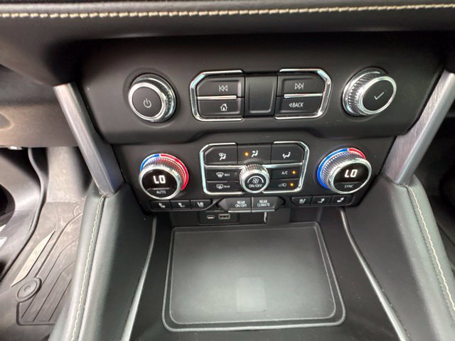 Used 2021 GMC Yukon SLT w/ SLT Premium Package AWD/4WD image 40