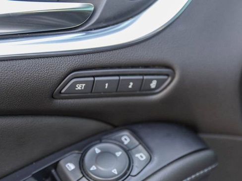 Used 2022 Buick Enclave Avenir w/ Avenir Technology Package image 12