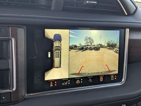 Used 2023 GMC Yukon XL Denali Ultimate image 17