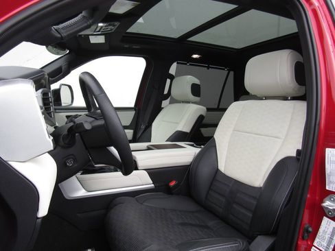 Used 2024 Toyota Sequoia Platinum AWD/4WD image 12