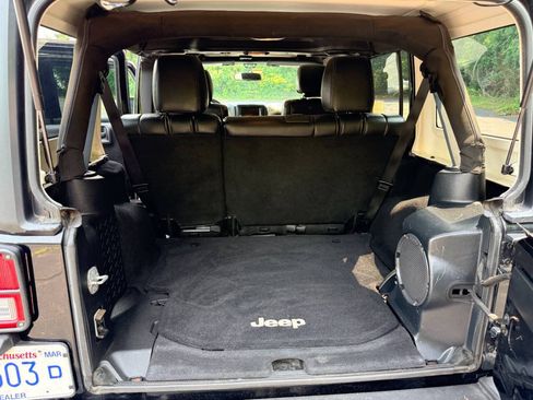 Used 2011 Jeep Wrangler Unlimited Rubicon w/ Dual Top Group AWD/4WD image 11