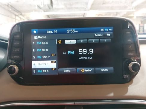 Used 2020 Hyundai Santa Fe Limited AWD/4WD image 21