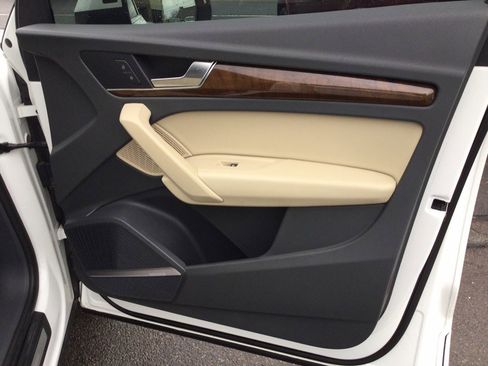 Used 2018 Audi Q5 2.0T Premium Plus w/ Premium Plus Package image 38