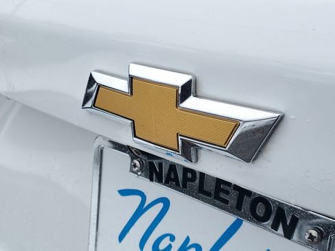 Used 2025 Chevrolet Equinox LT w/ Convenience Package II image 5