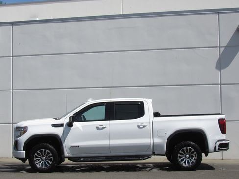 Used 2019 GMC Sierra 1500 AT4 w/ AT4 Premium Package AWD/4WD image 4