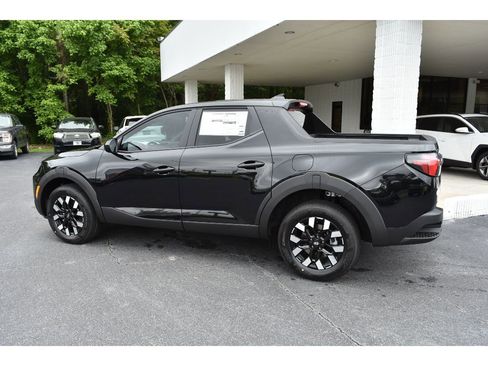 New 2025 Hyundai Santa Cruz SE image 2