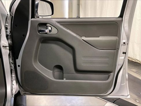 Used 2019 Nissan Frontier SL image 24