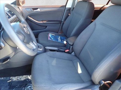 Used 2014 Volkswagen Jetta S image 9
