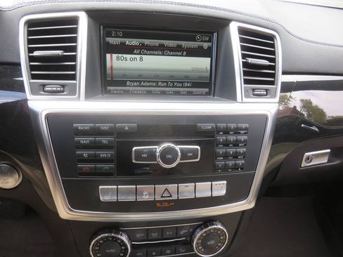 Used 2016 Mercedes-Benz GL 450 4MATIC image 17