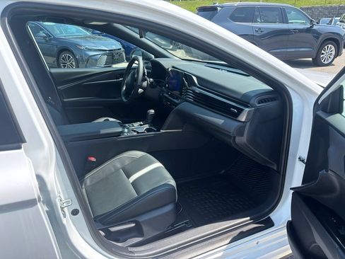 Used 2026 Toyota Camry Hybrid w/ Convenience Package FWD image 13