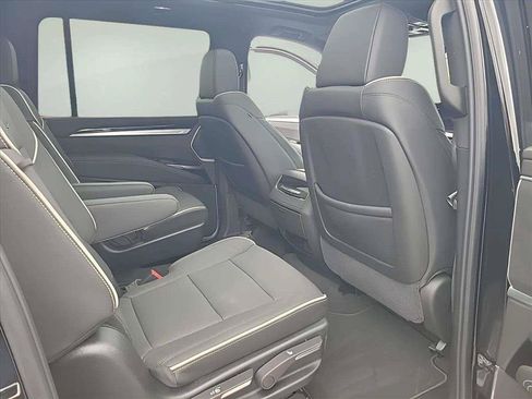 Used 2025 Cadillac Escalade ESV Sport AWD/4WD image 23