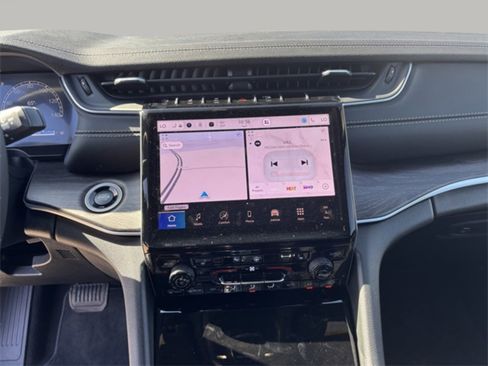 New 2025 Jeep Grand Cherokee L Limited image 18