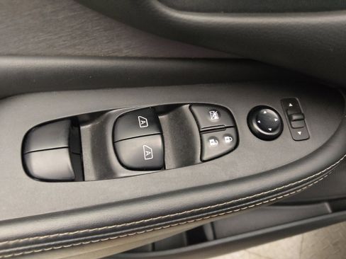 Used 2023 Nissan Murano SV image 27