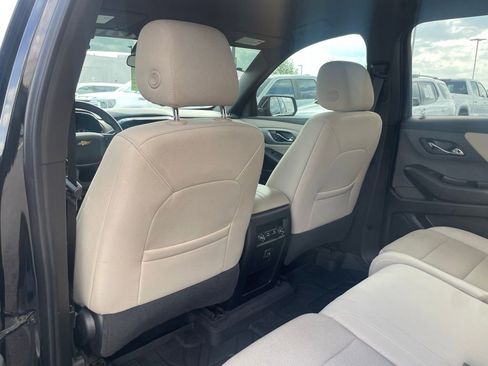 Used 2022 Chevrolet Traverse LS FWD image 23