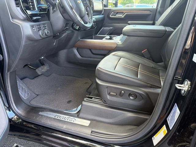 Used 2024 Chevrolet Silverado 2500 High Country w/ High Country Premium Package AWD/4WD image 9