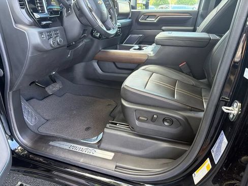 Used 2024 Chevrolet Silverado 2500 High Country w/ High Country Premium Package AWD/4WD image 9