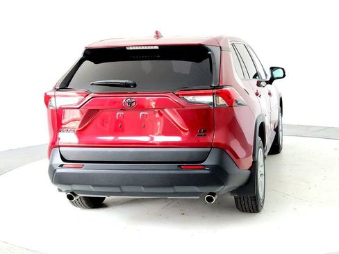 Certified 2022 Toyota RAV4 LE AWD/4WD image 5
