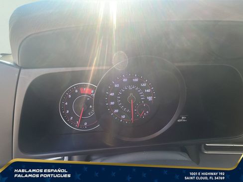 Used 2023 Hyundai Elantra SEL w/ Preferred Accessory Package FWD image 17