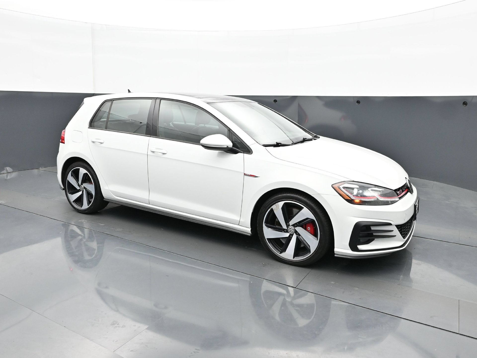 Used 2020 Volkswagen GTI SE FWD image 9